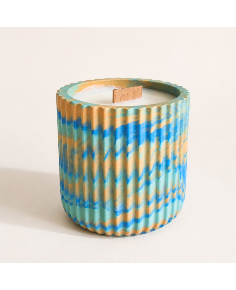 Bougie parfumée, pot en jesmonite vert, bleu & orange