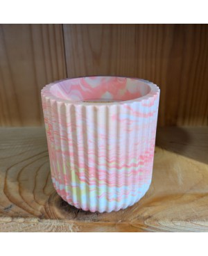 Bougie parfumée, pot cannelé en jesmonite jaune, rose et blanc