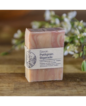 Savon à l'huile essentielle de petit grain bigarade